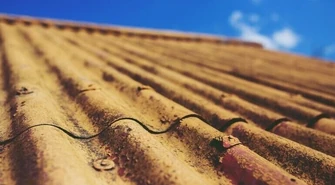 Gmina Sulejów: Azbest znika z posesji