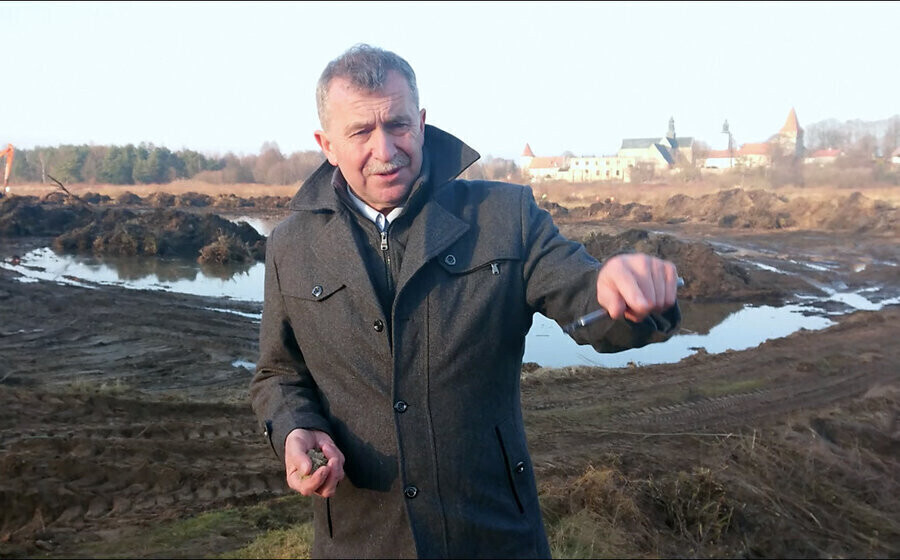 Sulejów jak lokalne Mielno i Międzyzdroje. Z plażami na brzegach Pilicy i Zalewu Sulejowskiego