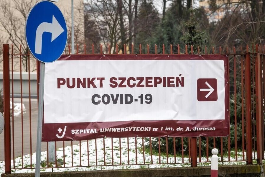 Szef KPRM jeśli zostają dawki szczepionki z puli dla grupy 0 można nimi szczepić seniorów