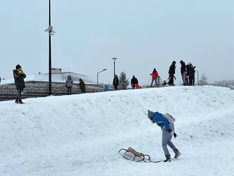 Piotrkowianie korzystają z uroków zimy