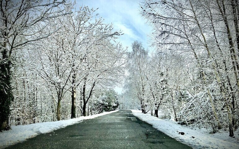 Tristan i Gizela nadciągają nad Polskę. IMGW ostrzega przed intensywnymi opadami śniegu