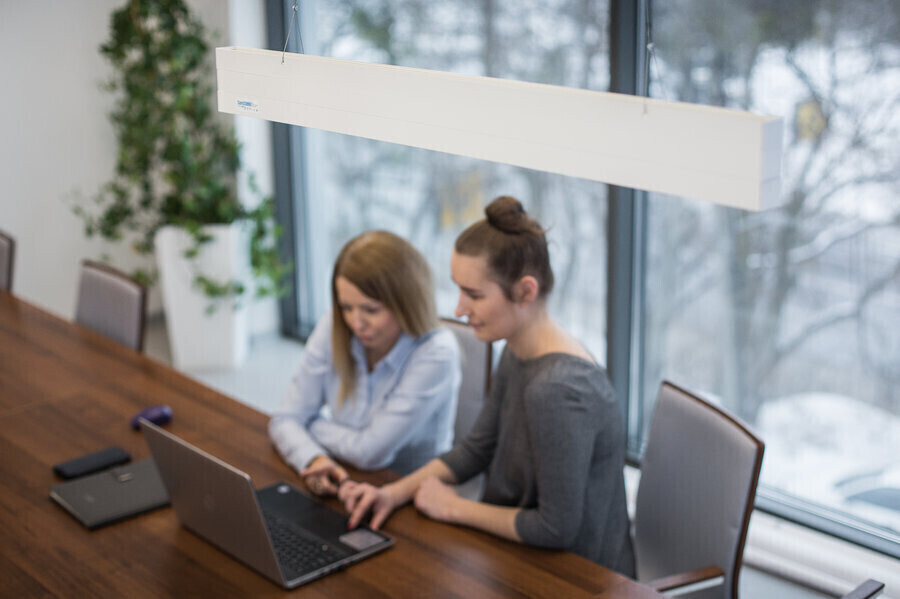 CommLED wprowadza na rynek innowacyjne urządzenie w technologii UVC LED do zwalczania wirusów i bakterii