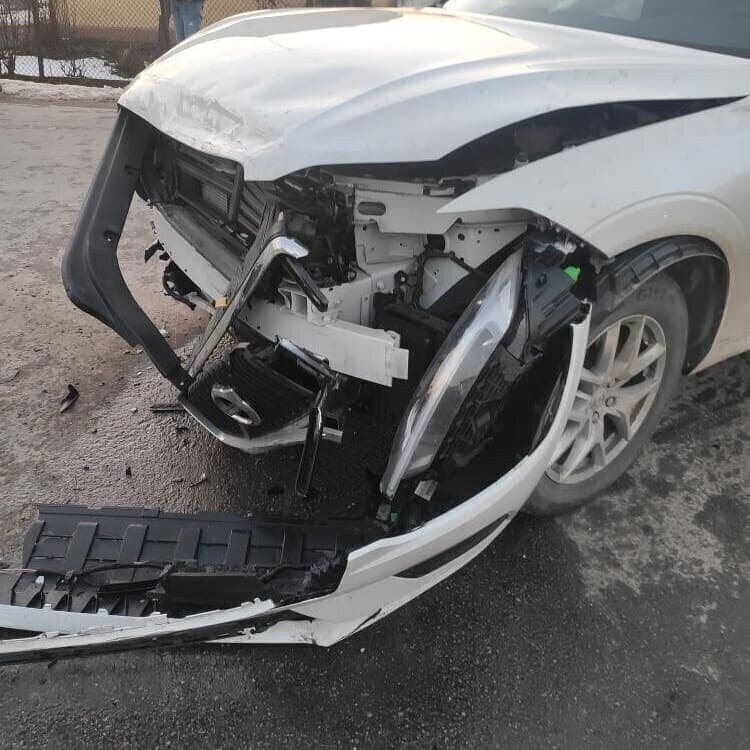 Zderzenie dwóch samochodów w Nowej Wsi