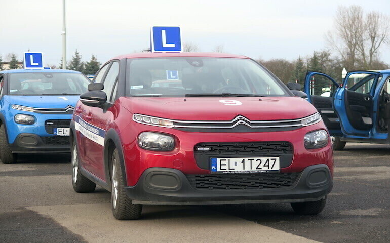 Bije rekord w setkach. Czy nadaje się na kierowcę