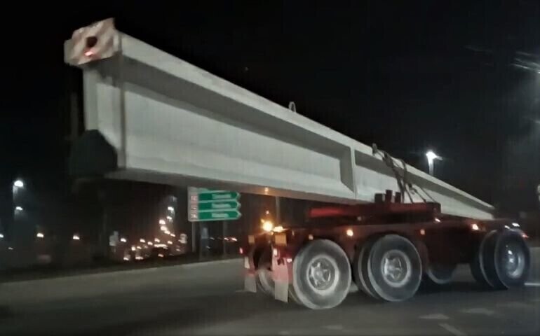 Ogromny transport przejechał przez Piotrków