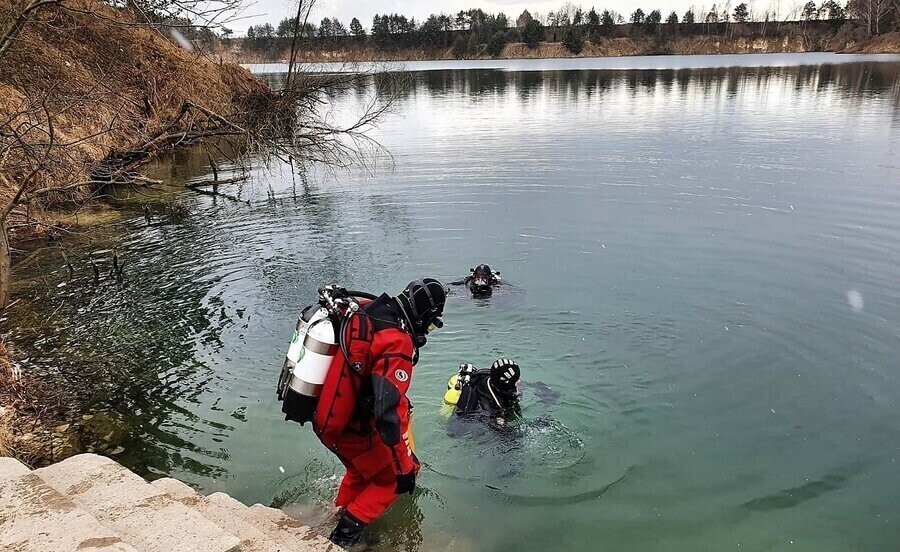 Strażacy nurkowali na Wapiennikach