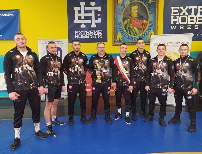Zapaśnicy AKS przywieźli z Poznania siedem medali