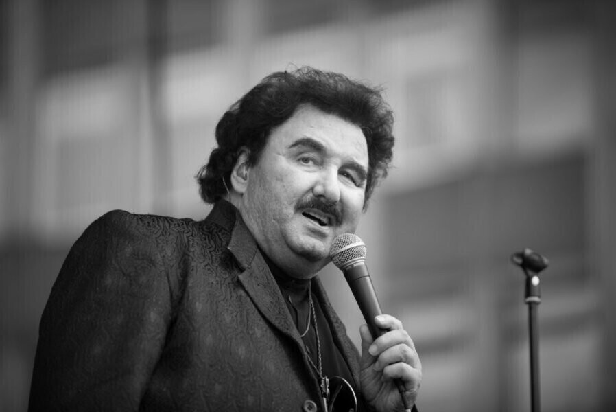 Miałem zostać marynarzem a zostałem piosenkarzem