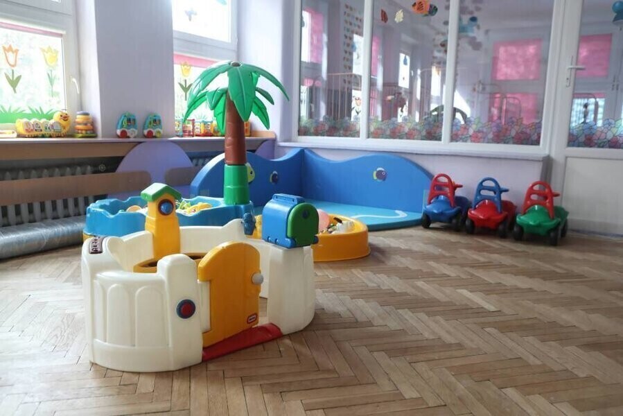 Od poniedziałku stacjonarnie pracują przedszkola zerówki oraz żłobki