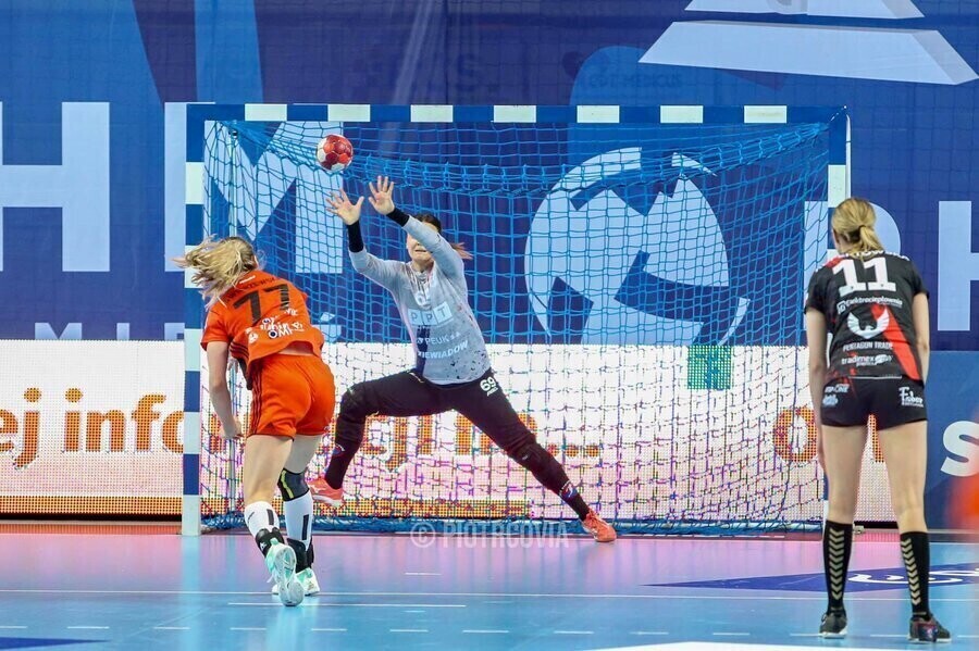 Piotrcovia uległa Zagłębiu