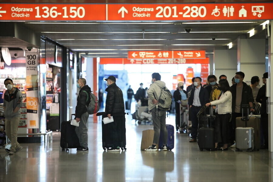 Wiceszef MSZ na tym etapie wyjazdy zagraniczne to stąpanie po kruchym lodzie