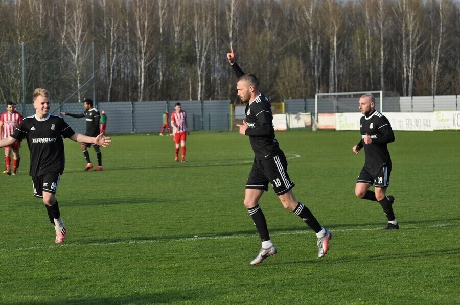 Polonia wygrywa z Ceramiką Opoczno