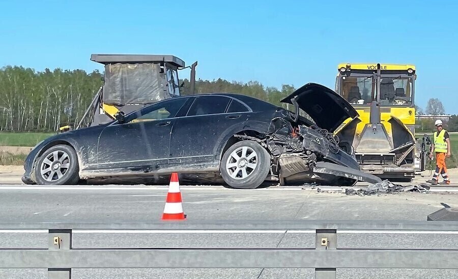 Dwa auta zderzyły się na A1 pod Piotrkowem