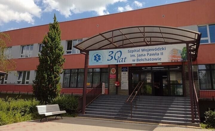 Piotrkowianin zniszczył drzwi bełchatowskiego szpitala