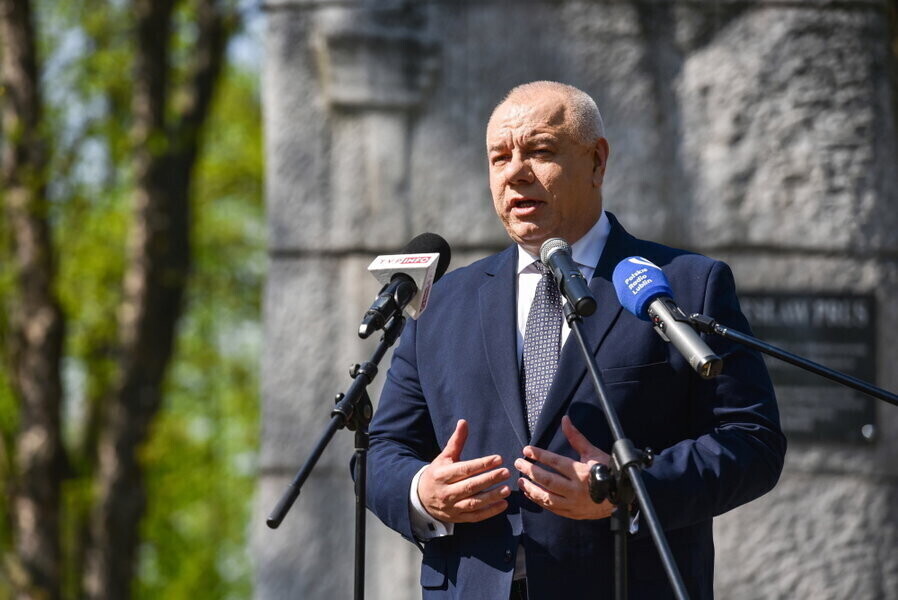 Sasin rząd stworzył liczne mechanizmy wsparcia mniejszych miast