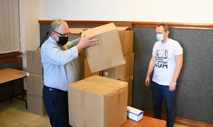 Miasto przekazało szkołom maseczki ochronne