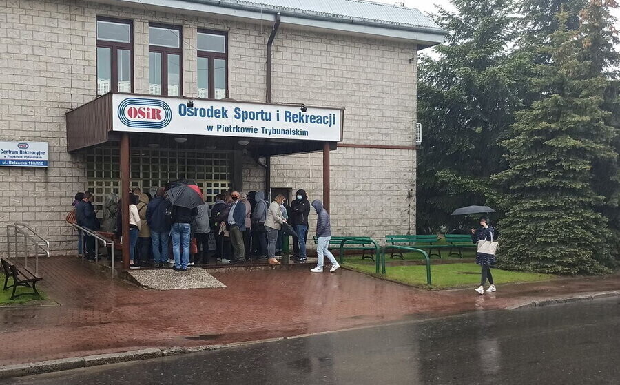 Mieszkańcy skarżą się na organizację punktu szczepień