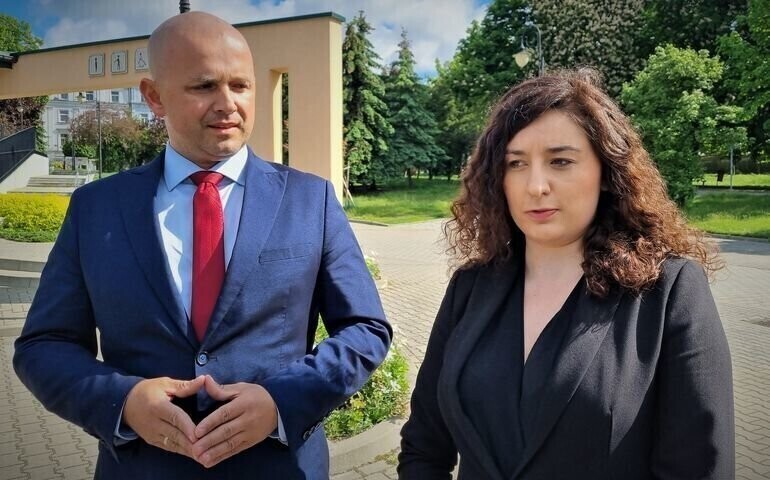 Punkty szczepień powszechnych bez szczepionek. Będzie za to punkt mobilny