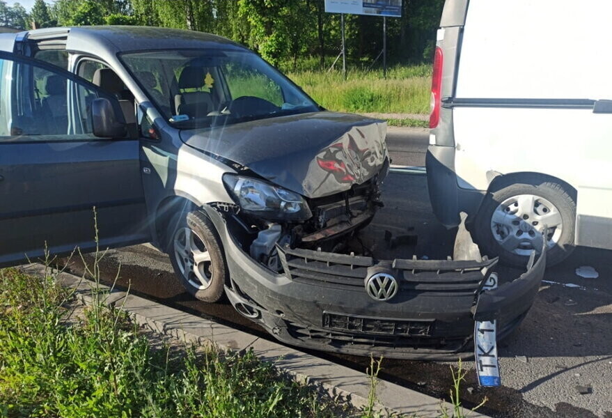 Cztery auta zderzyły się na dk12