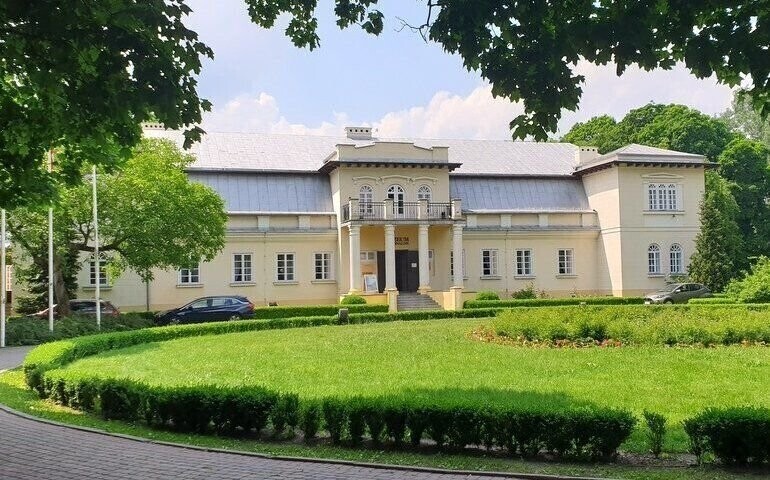 Odkrywamy znane i nieznane - Dwór Olszewskich w Bełchatowie
