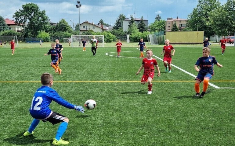 Młodzi piłkarze rywalizują w Piotrkowie