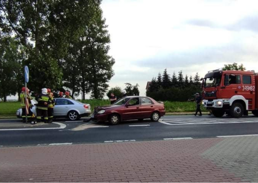 Dwie osobówki zderzyły się w Gomulinie
