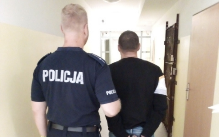 Mężczyźni zatrzymani za posiadanie i udzielanie narkotyków