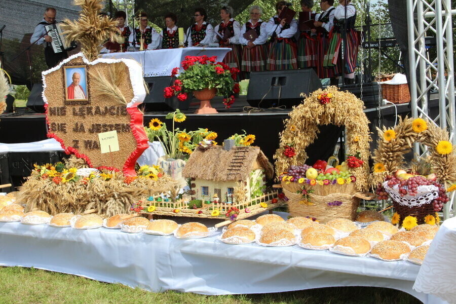 Gminny konkurs na najładniejszy wieniec dożynkowy