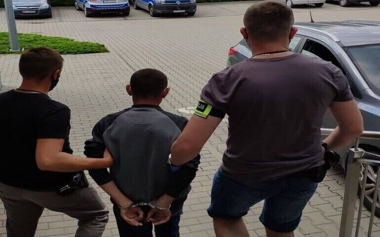 Policjant po służbie zatrzymał podejrzanego o usiłowanie gwałtu