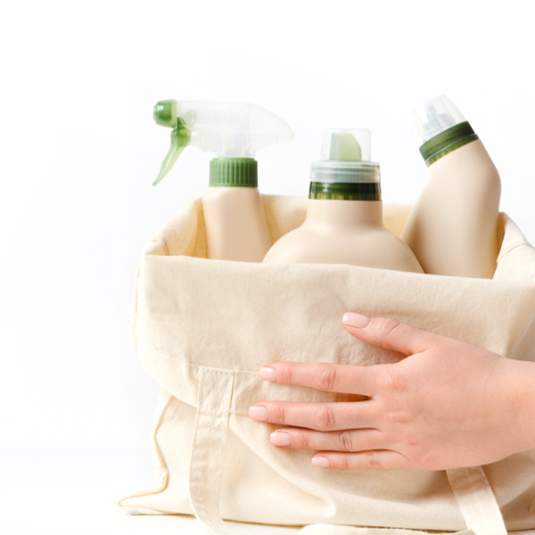 Dedykowane czy uniwersalne środki do sprzątania