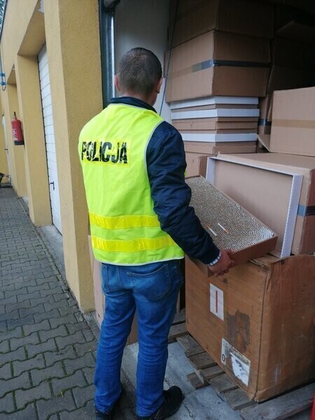 240 tysięcy papierosów bez znaków akcyzy