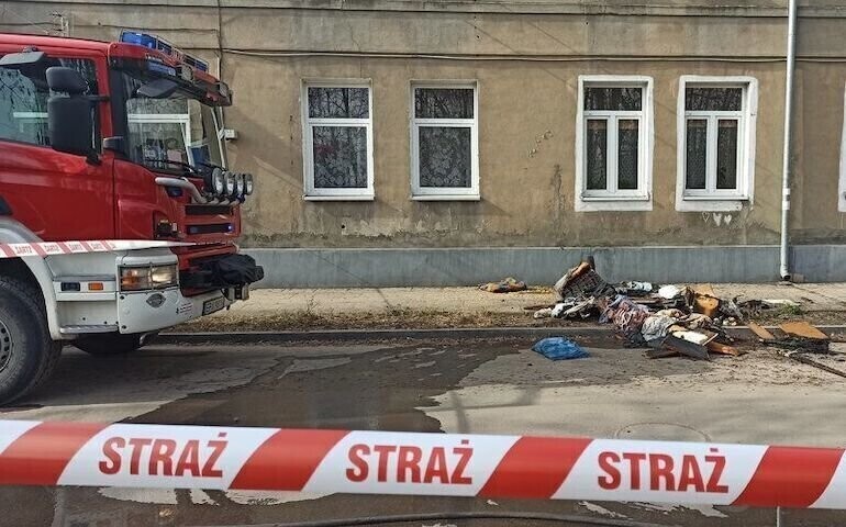 Pożar kamienicy w Piotrkowie. Jedna osoba nie żyje