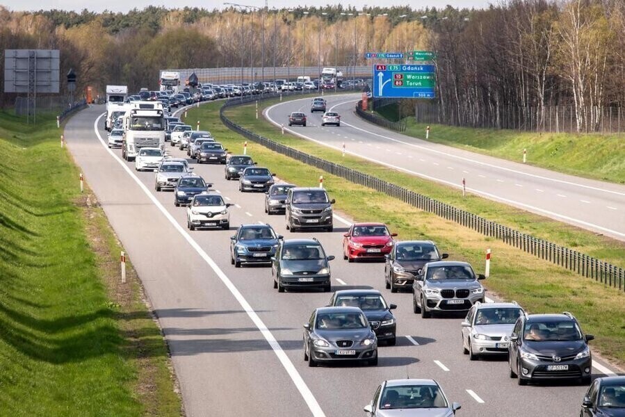Eksperci system kontroli prędkości w autach zwiększy ich ceny i wysokość składek ubezpieczeniowych