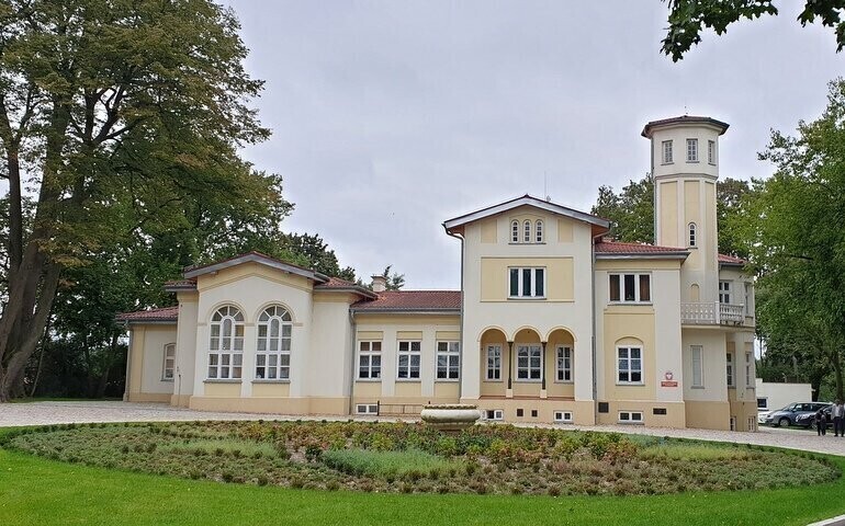 Odkrywamy znane i nieznane - Zespół dworsko-parkowy w Szynczycach