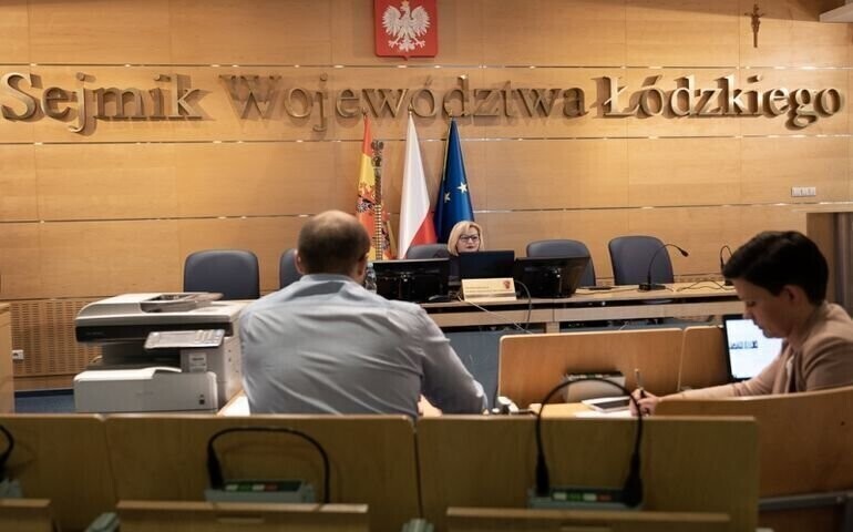 Województwo łódzkie nie wycofało uchwały anty-LGBT