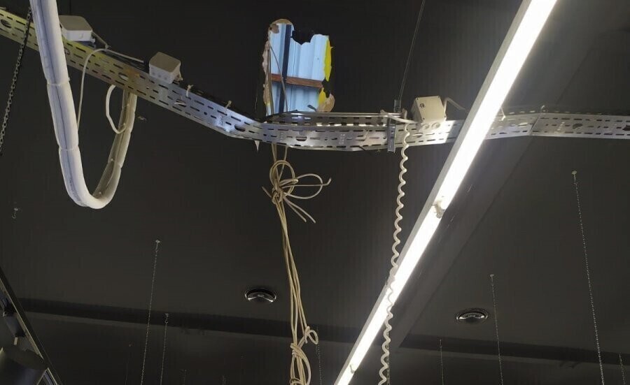 Włamali się do Media Expert przez dach