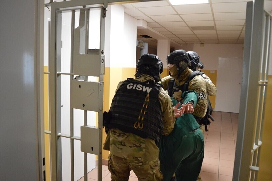 Próbowali odbić więźnia z aresztu