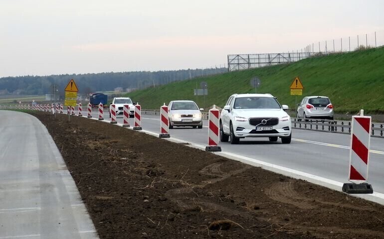 A1 między Piotrkowem a Tuszynem na finiszu