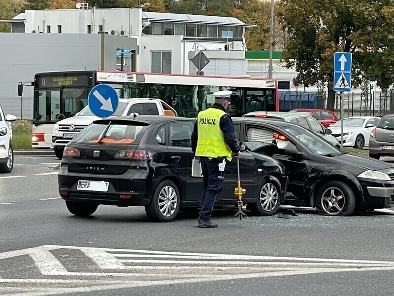 Po groźnie wyglądającej kolizji w centrum tworzyły się duże korki