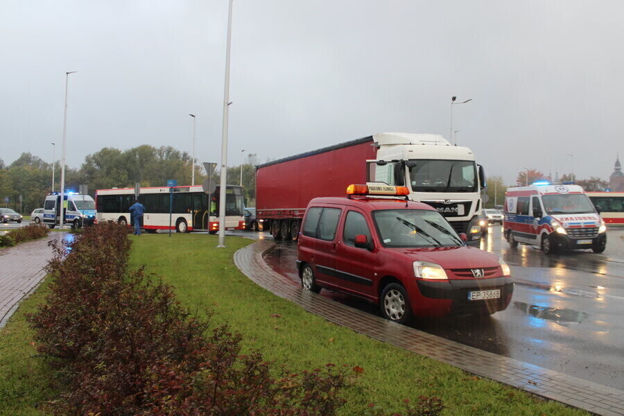 Stłuczka na rondzie Sulejowskim