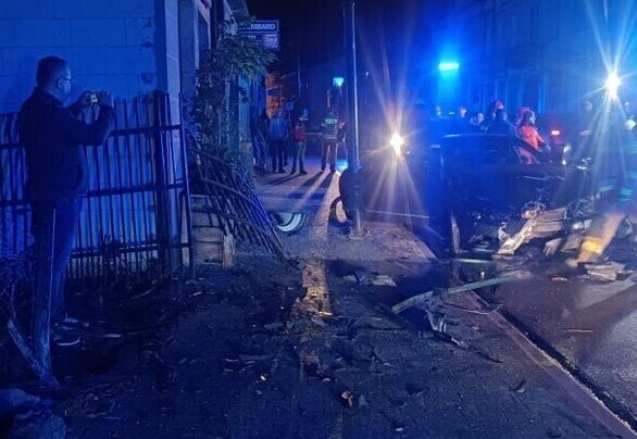 Nocne zderzenie z bramą. Kierowca był pijany