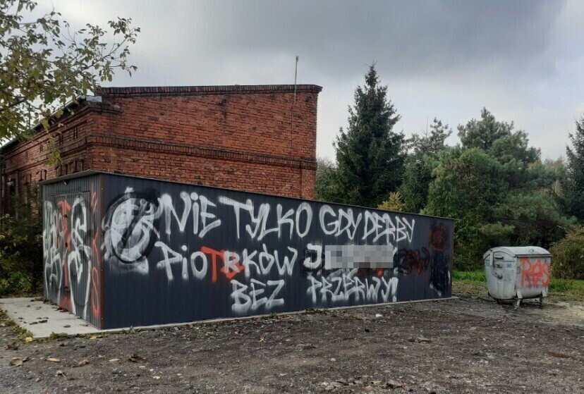 Wandale zniszczyli garaż OSP