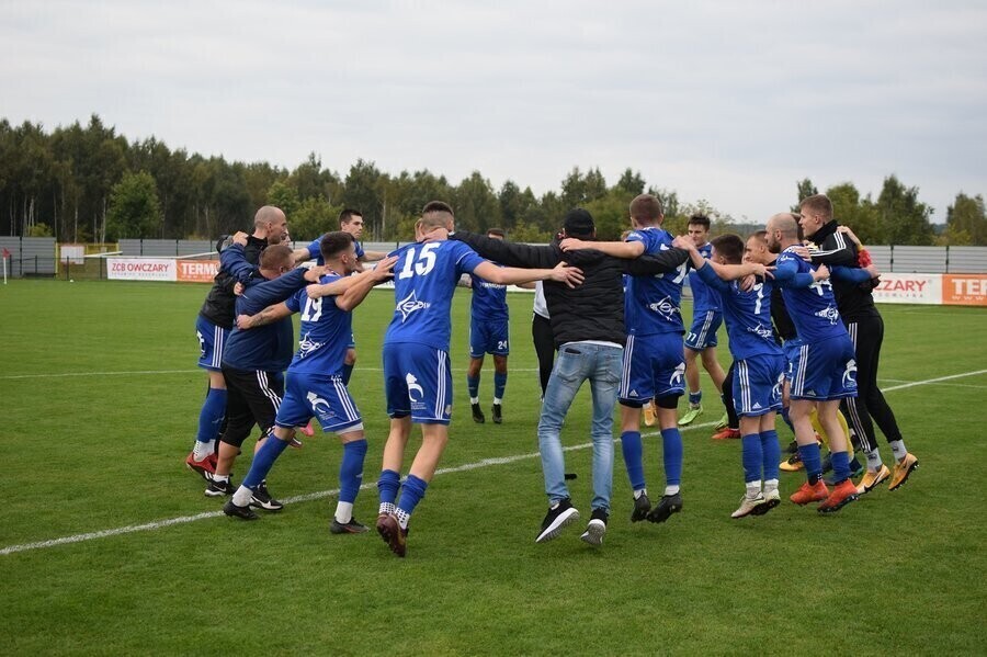 Poloniści wracają na pozycję wicelidera