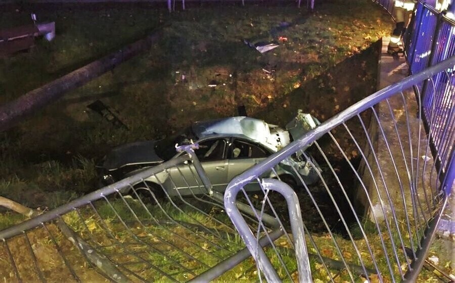 Pijany kierowca zakończył jazdę w rzece