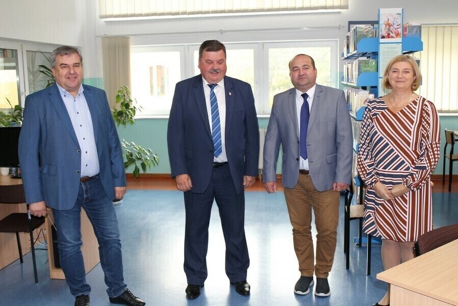 Szkoła Podstawowa w Rozprzy z nową czytelnią