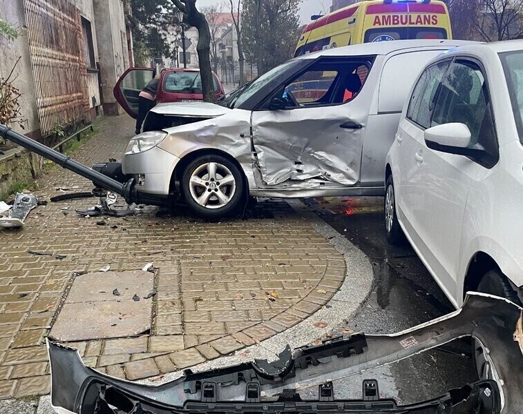 Groźna kolizja na Starówce AKTUALIZACJA