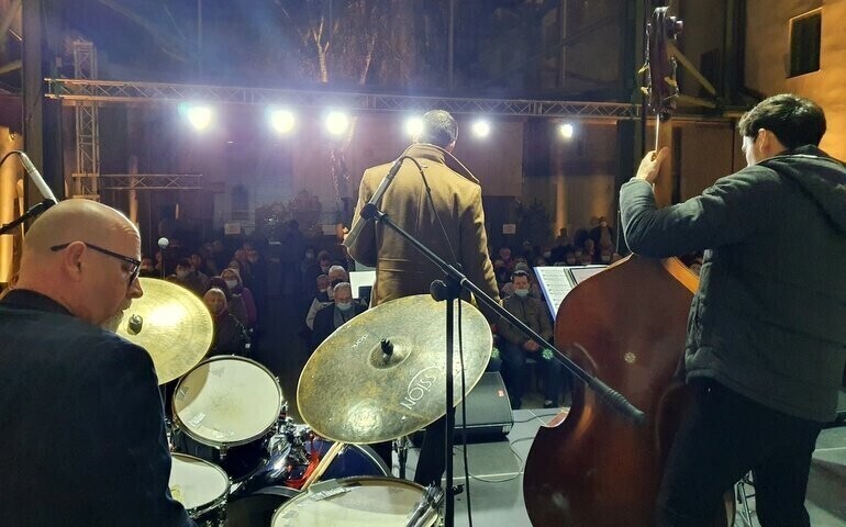 Udane zaduszki w jazzowym stylu zdjęcia