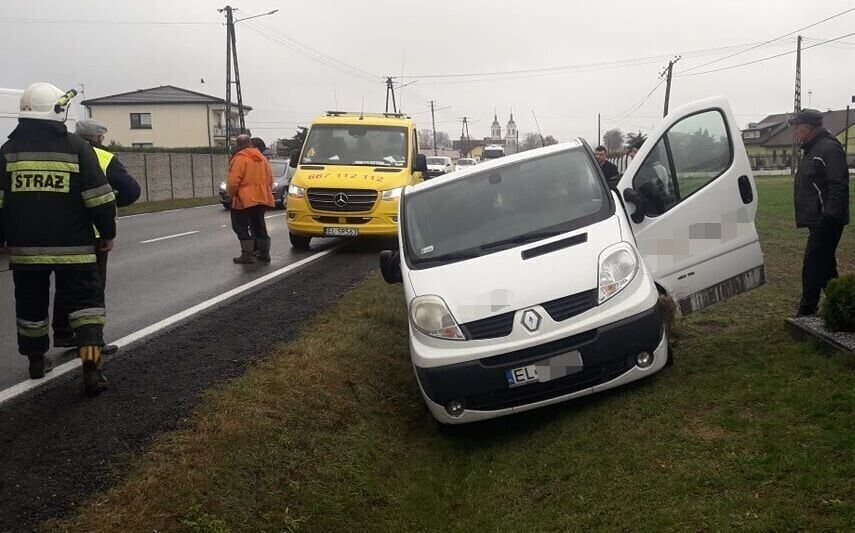Bus w rowie przy DK12. Kierowca był nietrzeźwy