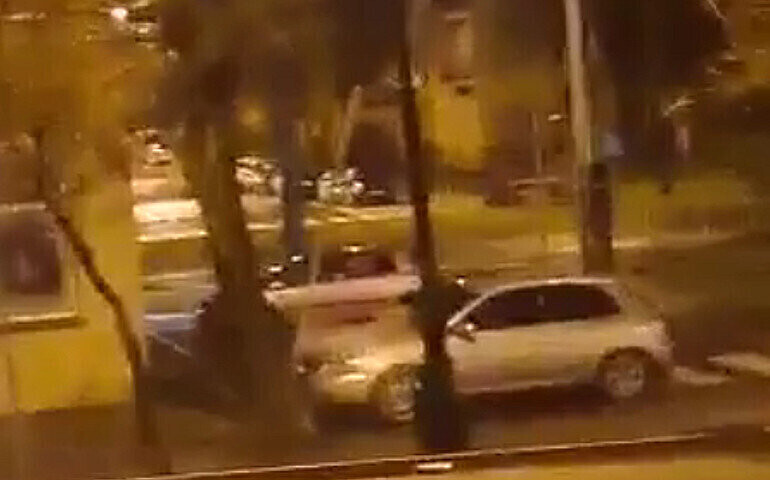 Drogowi wandale niszczą miasto WIDEO