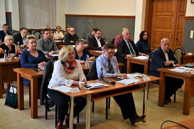 Czy radni przegłosują gigantyczną podwyżkę